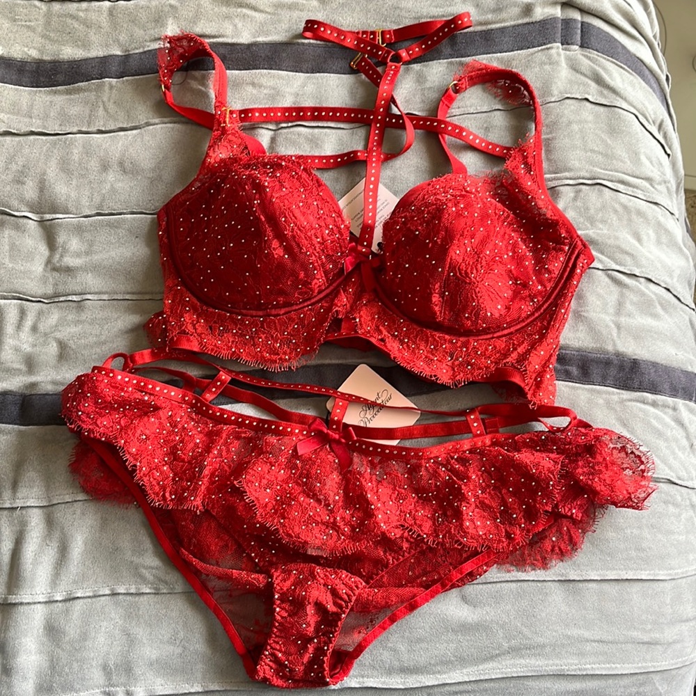 SOLD!Agent Provocateur Davinah